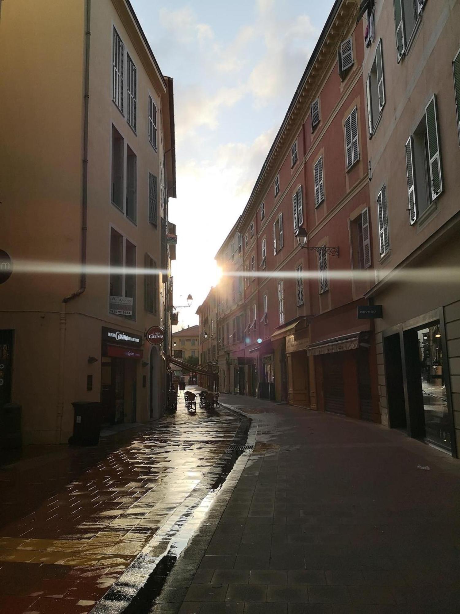 Prato Home - Apartment Near The Beach In マントン エクステリア 写真