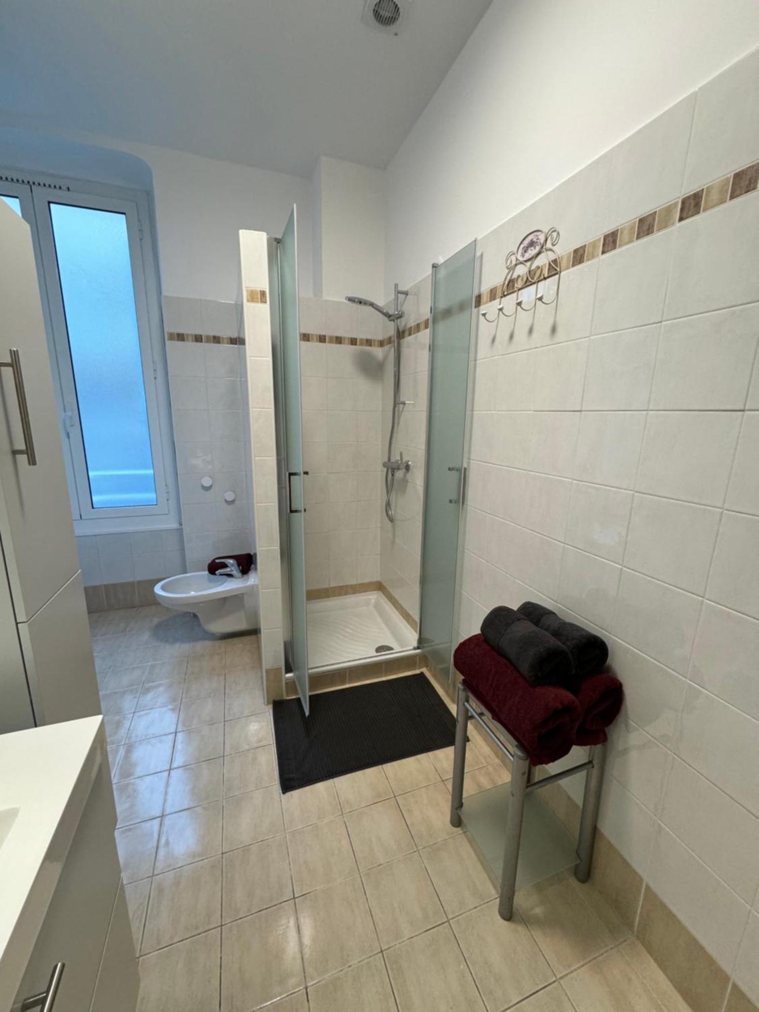 Prato Home - Apartment Near The Beach In マントン エクステリア 写真
