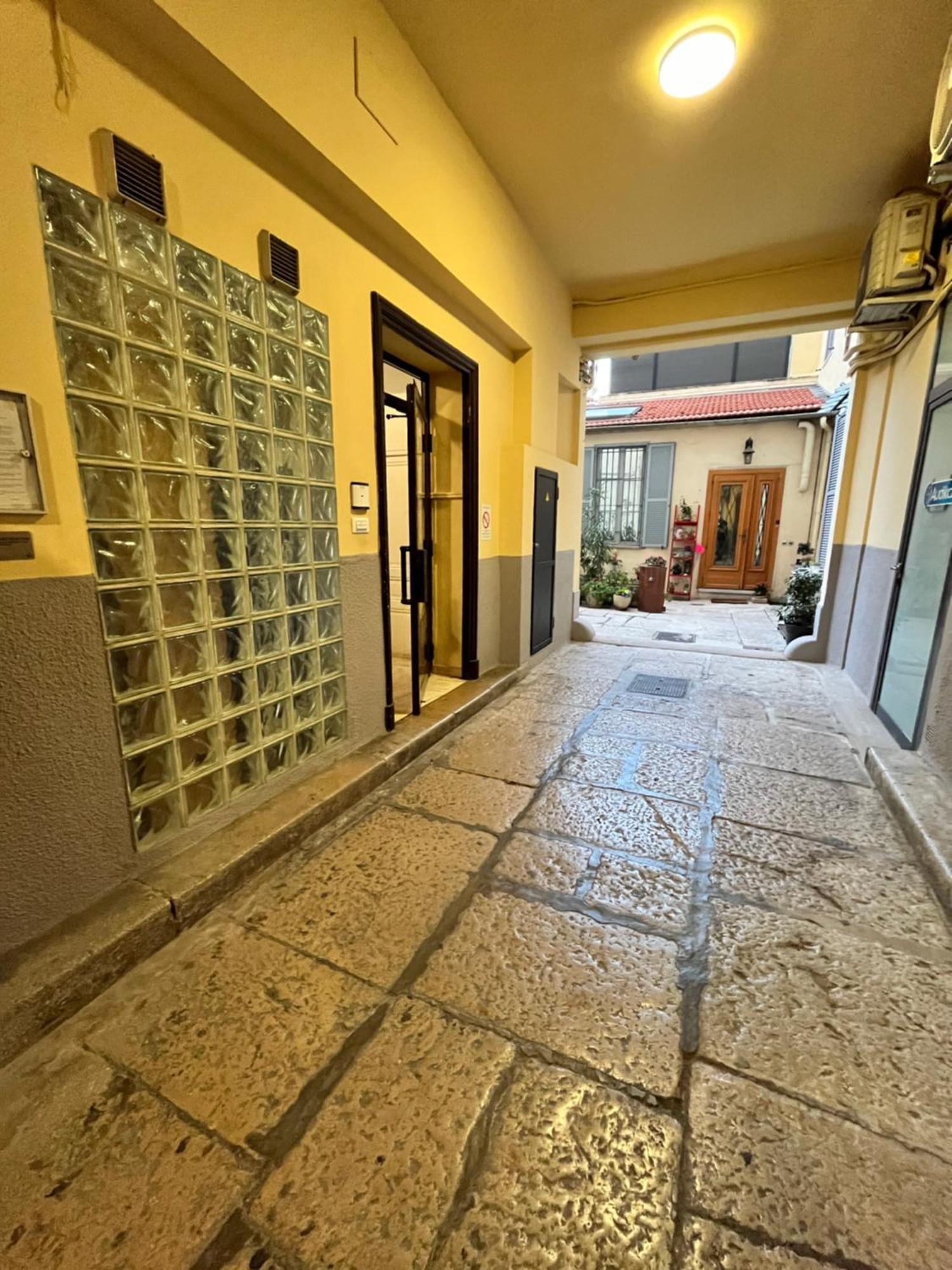 Prato Home - Apartment Near The Beach In マントン エクステリア 写真